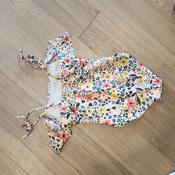 6/6x Swimsuit - Picture 3 of 4